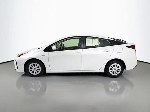 Blizzard Pearl 2020 Toyota Prius LE