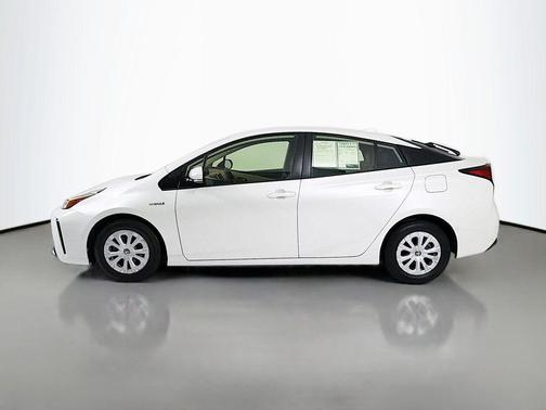 Blizzard Pearl 2020 Toyota Prius LE