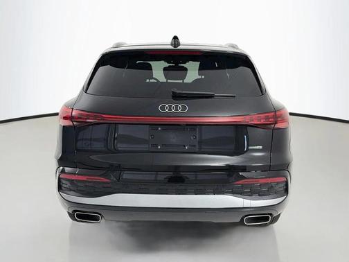 Mythos Black Metallic 2026 Audi Q5 Premium Plus TFSI quattro S tronic