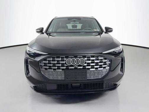 Mythos Black Metallic 2026 Audi Q5 Premium Plus TFSI quattro S tronic