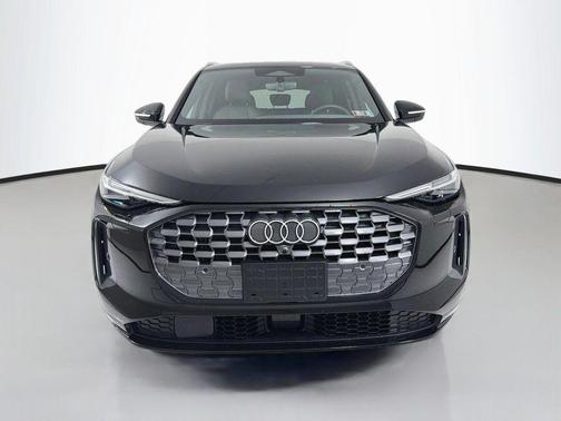 Mythos Black Metallic 2026 Audi Q5 Premium Plus TFSI quattro S tronic