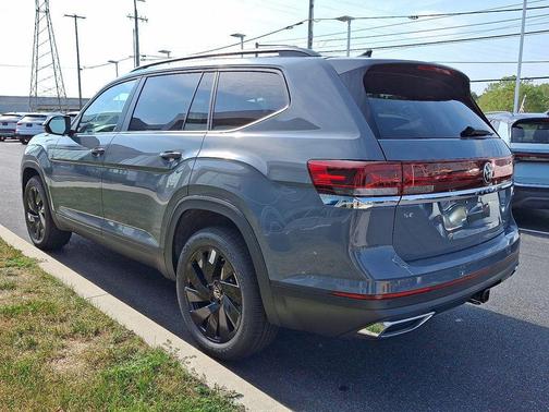 2026 Volkswagen Atlas 2.0T SE w/Technology 4MOTION