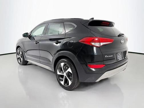 Black Noir Pearl 2018 Hyundai TUCSON Value