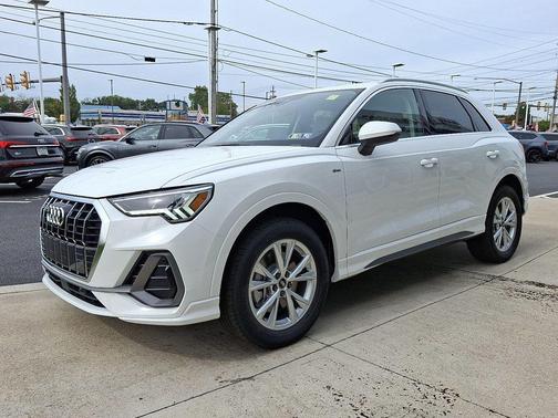 2025 Audi Q3 Premium 45 TFSI S line quattro Tiptronic