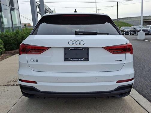 2025 Audi Q3 Premium 45 TFSI S line quattro Tiptronic