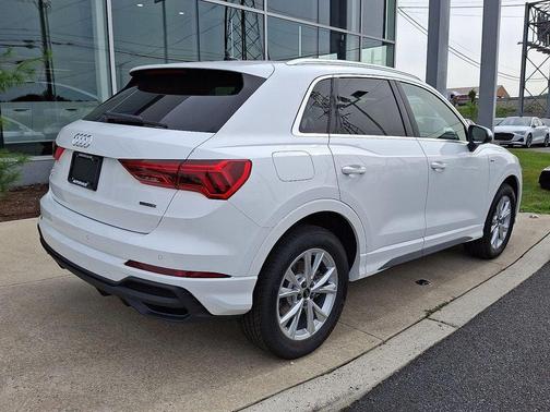 2025 Audi Q3 Premium 45 TFSI S line quattro Tiptronic