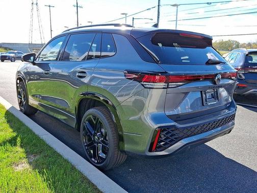 2026 Volkswagen Tiguan 2.0T SE R-Line Black 4MOTION