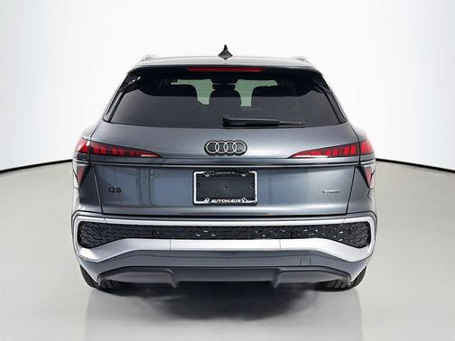 Daytona Gray Pearl Effect 2026 Audi Q3 TFSI quattro S tronic