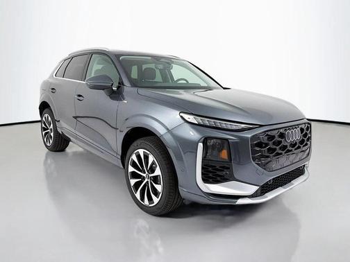 Daytona Gray Pearl Effect 2026 Audi Q3 TFSI quattro S tronic