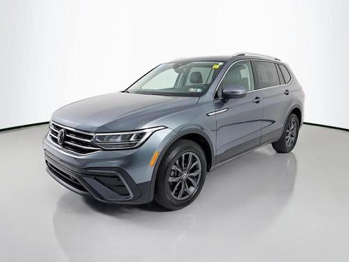 Platinum Gray Metallic 2023 Volkswagen Tiguan 2.0T SE 4MOTION
