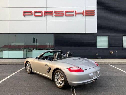2005 Porsche Boxster 2dr Roadster