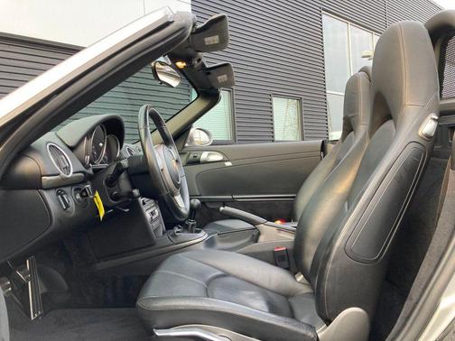 2005 Porsche Boxster 2dr Roadster