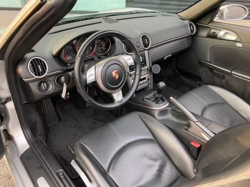 2005 Porsche Boxster 2dr Roadster