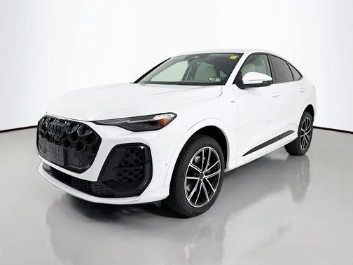 Glacier White Metallic 2026 Audi Q5 Sportback Premium Plus TFSI quattro S tronic