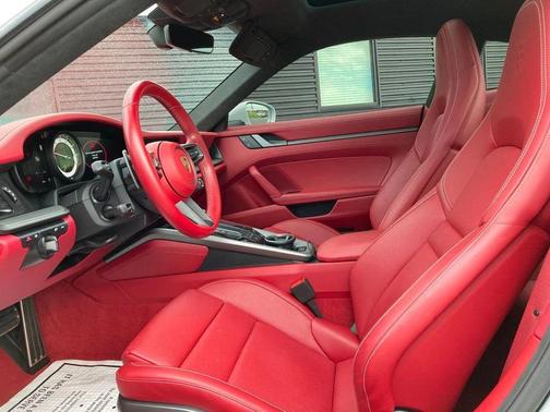 2024 Porsche 911 Carrera