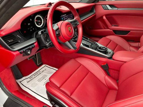 2024 Porsche 911 Carrera