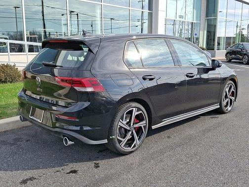 2026 Volkswagen Golf GTI 2.0T SE DSG