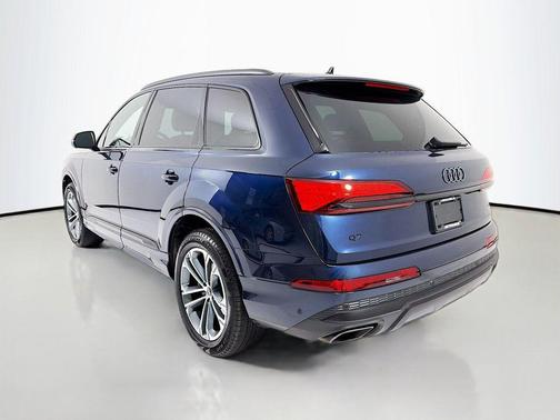2025 Audi Q7 45 Premium