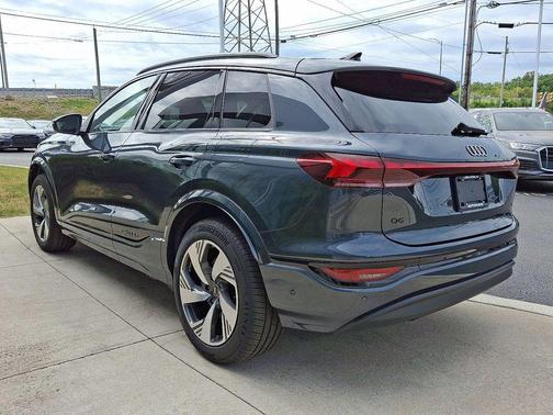2025 Audi Q6 e-tron Premium Plus quattro