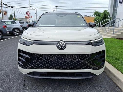 2025 Volkswagen Tiguan 2.0T SE R-Line Black 4MOTION