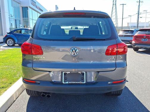2018 Volkswagen Tiguan Limited 2.0T 4MOTION