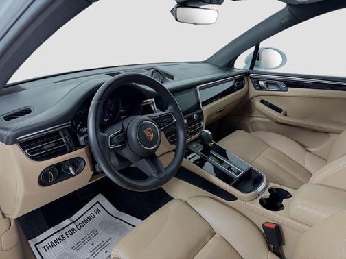 Carrara White Metallic 2023 Porsche Macan Macan