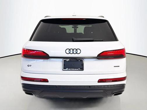 2026 Audi Q7 45 Premium