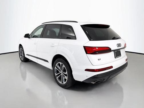 2026 Audi Q7 45 Premium