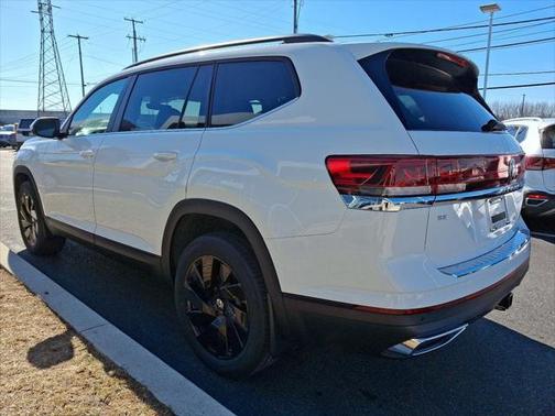 2025 Volkswagen Atlas 2.0T SE w/Technology 4MOTION