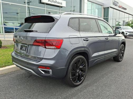 2024 Volkswagen Taos 1.5T SEL