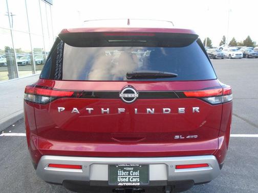 2022 Nissan Pathfinder SL 4WD