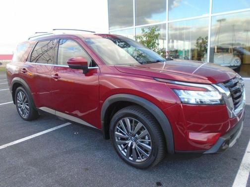 2022 Nissan Pathfinder SL 4WD