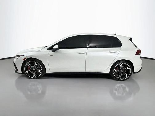 Opal White Pearl 2025 Volkswagen Golf GTI 2.0T SE DSG