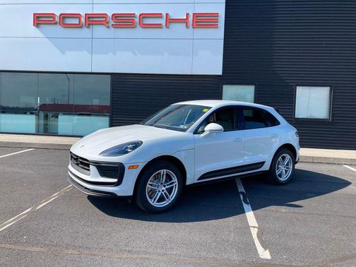 2025 Porsche Macan AWD