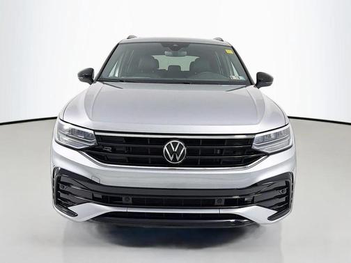 Pyrite Silver Metallic 2024 Volkswagen Tiguan 2.0T SE R-Line Black 4MOTION