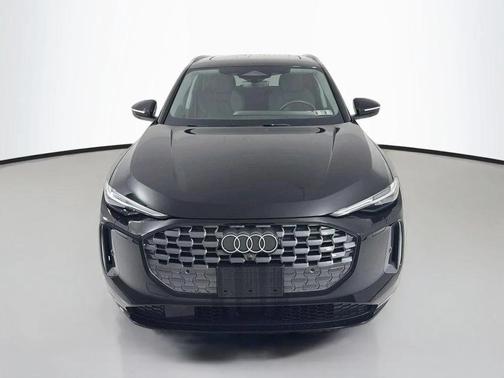 Mythos Black Metallic 2025 Audi Q5 Premium Plus TFSI quattro S tronic