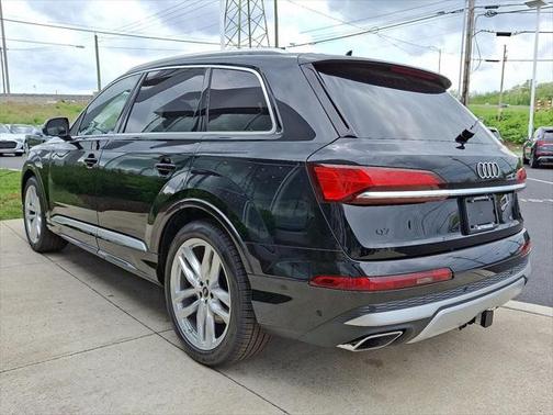 2025 Audi Q7 55 Premium Plus