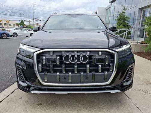 2025 Audi Q7 55 Premium Plus