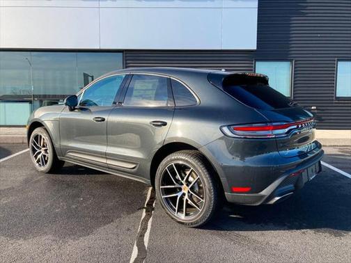 2025 Porsche Macan Base