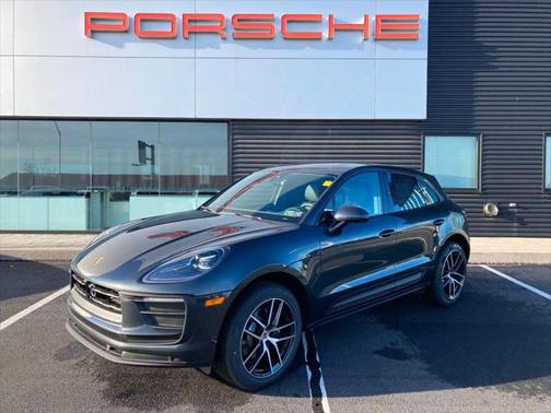 2025 Porsche Macan Base