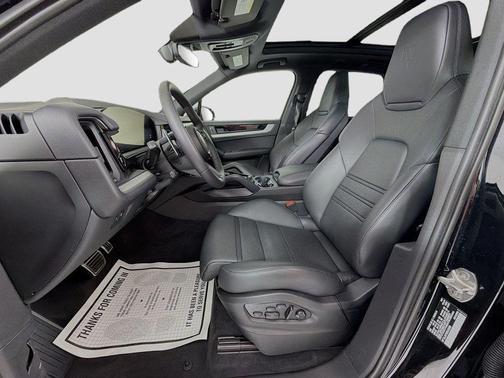 Chromite Black Metallic 2025 Porsche Cayenne S