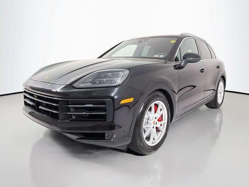 Chromite Black Metallic 2025 Porsche Cayenne S