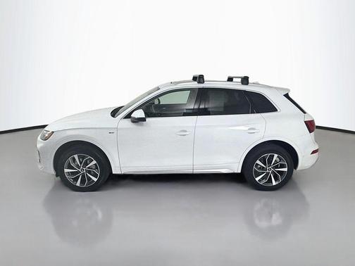 Glacier White Metallic 2023 Audi Q5 45 S line Prestige