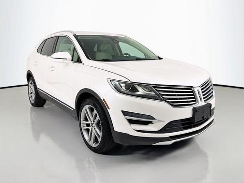 White Platinum Metallic Tri-Coat 2017 Lincoln MKC Reserve