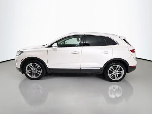White Platinum Metallic Tri-Coat 2017 Lincoln MKC Reserve