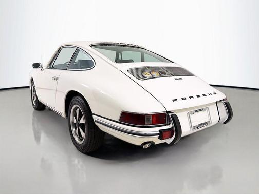 White 1967 Porsche 912