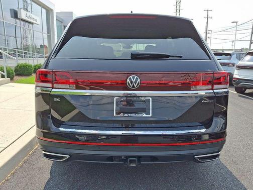 2024 Volkswagen Atlas 2.0T SE w/Technology 4MOTION
