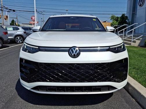 2025 Volkswagen Tiguan 2.0T SEL R-Line 4MOTION