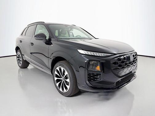 Mythos Black Metallic 2026 Audi Q3 TFSI quattro S tronic