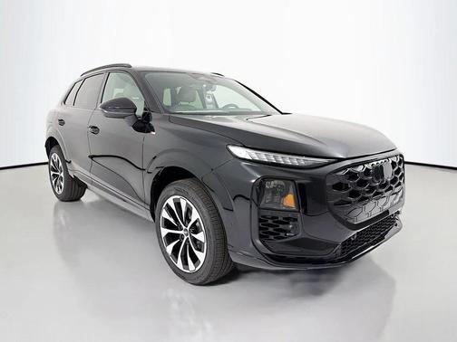Mythos Black Metallic 2026 Audi Q3 TFSI quattro S tronic